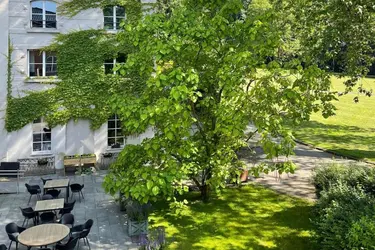 Terrasse et jardin de la résidence Château Chenois